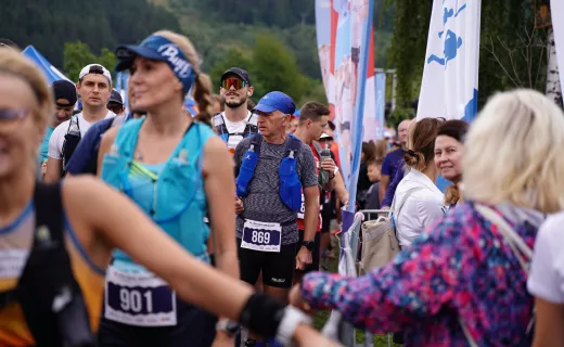 23 kilometry po górach. Zawodnicy pełni uśmiechów ruszyli na trasę [ZDJĘCIA] - 14